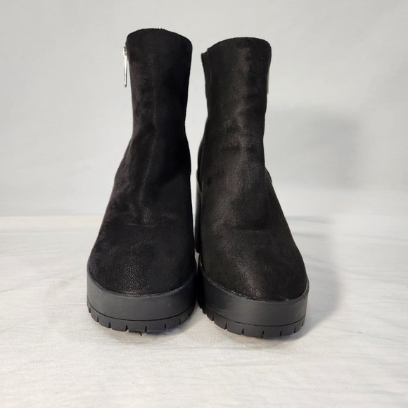 FRENCH CONNECTION Black Jasmine Lug Sole Vegan Side Zip Booties Size 8 LIKE NEW! - Picture 2 of 16
